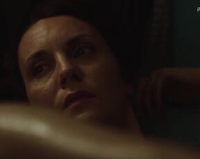 Nada Sargin nude - Vreme zla s01e01 (2021) TV Topless Video