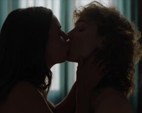 Clara Alvarado, Sara Etienne - Salvo el crepúsculo (2020) naked scene