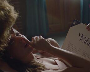 Clara Alvarado, Sara Etienne - Salvo el crepúsculo (2020) naked scene