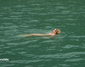 Tamina Kallert - Wunderschön Norwegen (2022) topless video