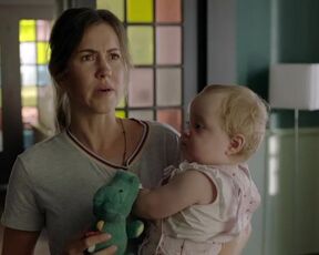 Kathrin von Steinburg - Toni, mannlich, Hebamme s01e06 (2021) nude scene