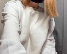 This girlfriend hid her face just to show off her awesome boobs to everyone!