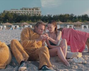 Sonia Mietielica - Pod wiatr (2022) Naked Celebs