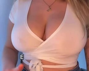 TikTok legitimate+ this big-titted bombshell is prepared to tell you where her G-spot is by Jummy Lady - NUDITY TIKTOK