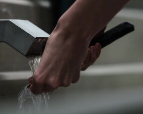 Kate Kennedy - Halo s01e04 (2022) Topless Scenes