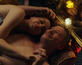 Maud Baecker, Isabelle Vitari, Nadia Roz - L'amour presque parfait s01e01-06 (2022) Naked TV Show Scene