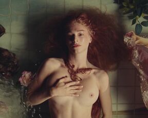 Sydney Sweeney, Zendaya, Hunter Schafer nude – Euphoria s02e04 (2022) Topless TV