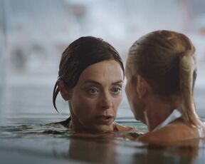 Julia Richter, Annette Frier - Ella Schon s05e02 (2022) Hot Lesbian TV Scenes