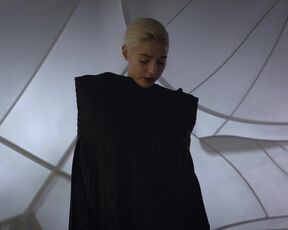 Charlie Murphy - Halo s01e02 (2022) Nude Celebs