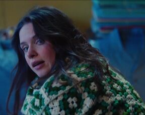 Daphne Patakia, Alice Taglioni - OVNI(s) s02e06 (2022) Nudity TV Scenes