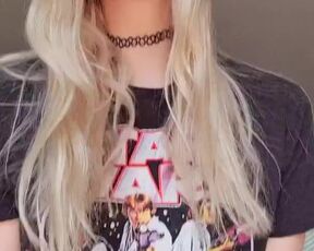 The geek girl's t-shirt hides big boobs. Shall we see? Maybe she'll be quick to show her pussy, too.