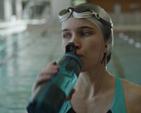 Alexandra Weis, Claudia Michelsen, etc - Auf dem Grund (2022) Hot Scenes