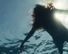 Abigail Breslin, Alice Naigeon, Camille Cottin sexy scene - Stillwater (2021) hot and sex scenes