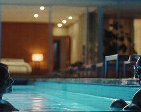 Alexa Demie, Minka Kelly – Euphoria s02e06 (2022) Hot Bikini Scene