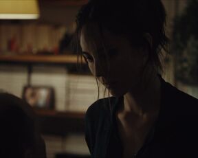 Ophelia Kolb - Ce que Pauline ne vous dit pas s01e03-04 (2022) Nude Celebs