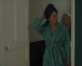 Mathilde Seigner nude - Un tour chez ma fille (2021) Topless Short Scene