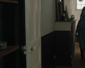 Mathilde Seigner nude - Un tour chez ma fille (2021) Topless Short Scene