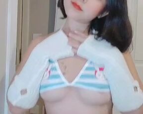 Asian Girl - Naked TikTok Challenge