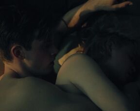 Luna Wedler naked - Je suis Karl (2021) Hot sex movie scene