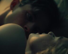 Luna Wedler naked - Je suis Karl (2021) Hot sex movie scene