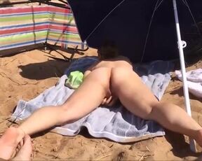 Super-Naughty, nude damsel is having hookup on the beach, in the middle of the day