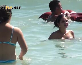 Naked beach lady secretly filmed loving herself on the beach