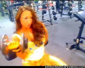 EroticMuscleVideos Ginormous Guns Hidden Cam Pump