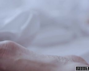 Cherie Deville masturbates to some naughty thoughts