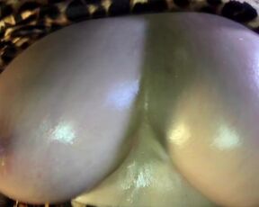 Oily Titty Play In 4K!