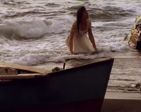 Maru Valdivielso nude - Iguana (1988) Classic Sex