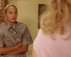 Jytte-Merle Böhrnsen, Eva Habermann nude. Vier Tage Toskana (2008). Sex scene