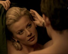 Jytte-Merle Böhrnsen, Eva Habermann nude. Vier Tage Toskana (2008). Sex scene