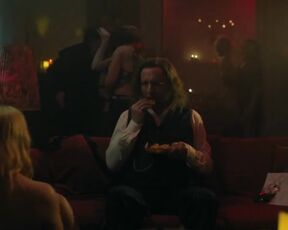Aenne Schwarz hot, Franziska Schradi nackte, Andrea Sawatzki - Der Upir s01e06 (2024)