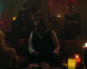 Aenne Schwarz hot, Franziska Schradi nackte, Andrea Sawatzki - Der Upir s01e06 (2024)