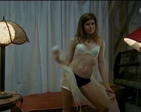 Nora Heschl naked. Oben ohne (2006) Photoshooting nude scene