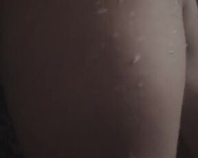 Faddo Jullian topless - Fainéant.e.s (2024) Nudity Scene