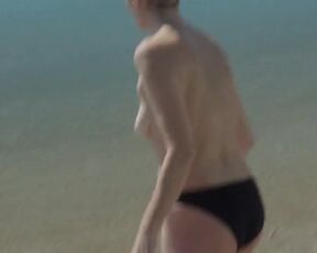 Chiara Mastroianni topless. Marcello mio (2024)