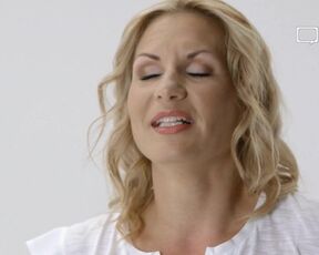 Explicit Nudity Female. Mise A Nu s01e02 (2015)