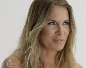 Explicit Nudity Female. Mise A Nu s01e02 (2015)
