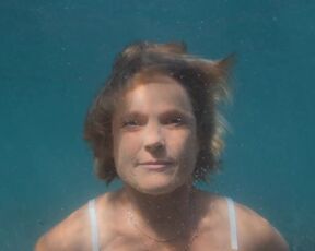 Karoline Eichhorn hot - Ein Sommer an der Côte d'Azur (2024) underwater sexy actress