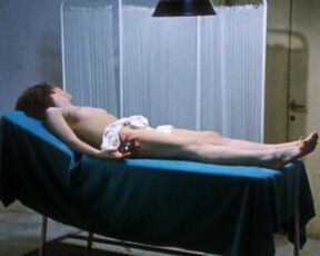 Classic erotic. Malisa Longo, Ria De Simone nude - Nightmare concert - A Cat in the Brain (1990)