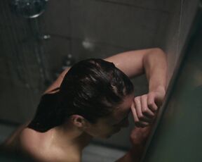Katarzyna Wajda nude in shower scene. Odwilż (2022)