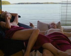 Sabine Waibel nackt, Ruth Rosenfeld nude - Überleben in Brandenburg (2023)