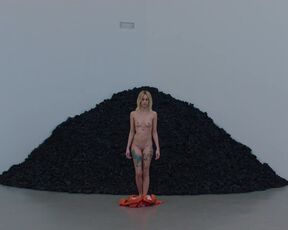 Milena Smit nude - Fine Arts s02e05 (2024)