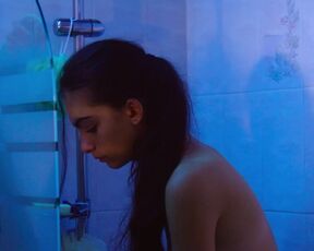 Teen Nudity Scene - Marylou Cabane nudel, Salomé Da Souza topless - Boucan (2023)