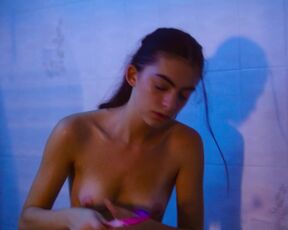 Teen Nudity Scene - Marylou Cabane nudel, Salomé Da Souza topless - Boucan (2023)