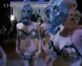 Classic Nude Scenes. Edita Dindelova, Tereza Pokorna, Bara Stepanova - Lasky mezi kapkami deste (1979)