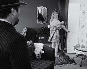 Retro Nude Scene. Elga Sorbas topless. Der amerikanische Soldat (1970) Classic Deutsch Nudity Scene