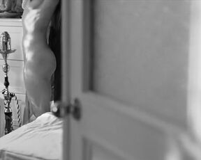 Yuliya Peresild naked - Weekend (2014) Topless Russian Actress