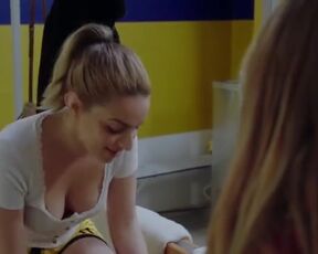 Dèlia Brufau nude, Mireia Oriol nude, Asia Ortega nude. Les de l'hoquei (2020) Sex and Hot Episodes from TV Show (Season 02)